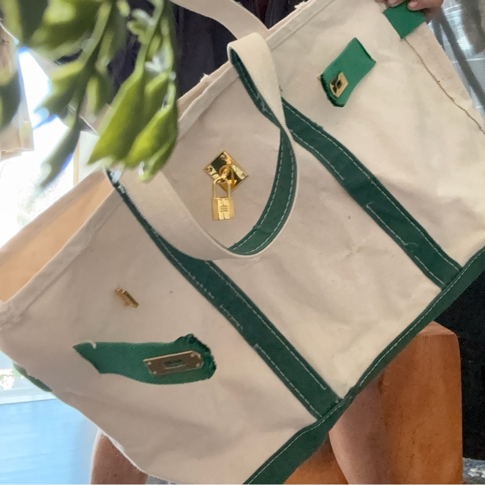 THE BOAT-YARD | a boat & tote story in VINTAGE DARK GREEN